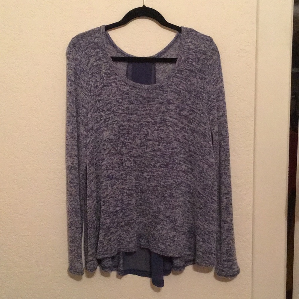 Thin sweater